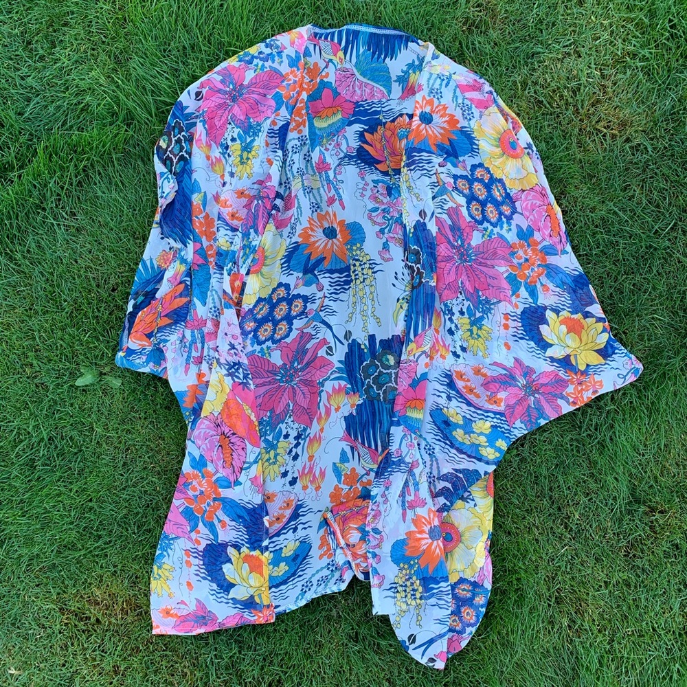 Multi-color mesh kimono 
One size